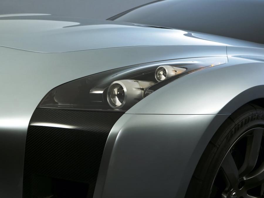 Детали интерьера Nissan GT-R Proto Concept 2001 года  (фото 9 из 51)